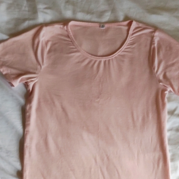 Girls Airism light pink t-shirt from Uniqlo - Picture 8 of 8